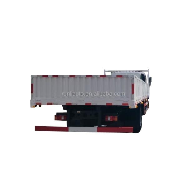 Vente directe d'usine Camions bon marché Camionnette à plateau léger 4*2 Camion de fret