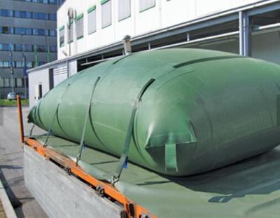 Veículo Container de água dobrável, cor verde escuro, tanque de bexiga de água de 3500 litros