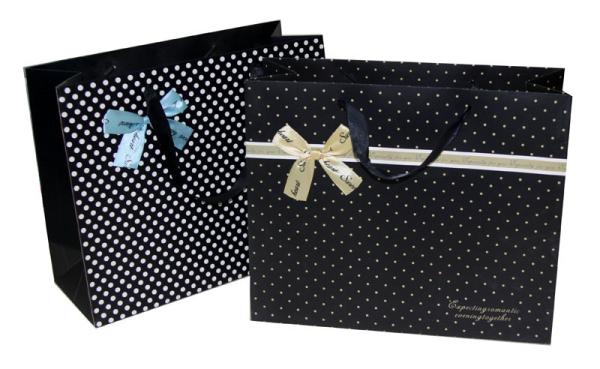 Cute Black dots decorating Bow Paper Carrier Bag for Supermarket Shopping / Sales Promotion
