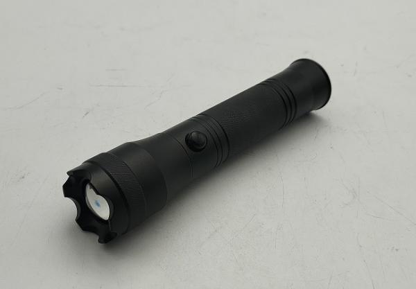 Large Aluminum Flashlight Battery 20W P70 3XD Batteries 1600lm 5.7x32(33.9)Cm