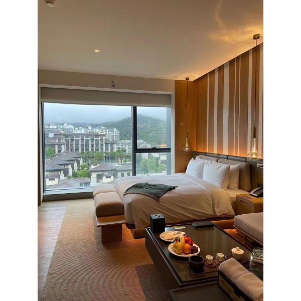 Classic Hotel Double Bed Modern Solid Wood King Bed