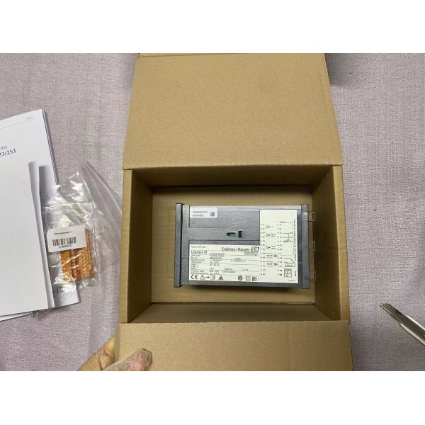 Endress+Hauser CLM223-ID8110 | Liquisys M Conductivity Transmitter, 4-20mA HART