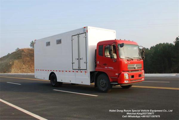 King Run Outdoor Logistics Shower Vehicle Customizing Special device: hot and cold water supply system, shower device
