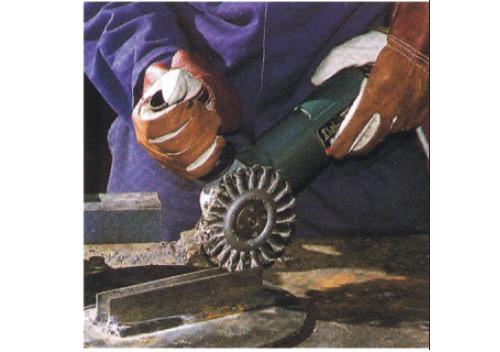 Stringer kontted wheel brushes