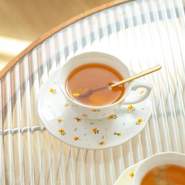 European-style Luxurious Small Green Flower Coffee Cups And Saucers With Spoons Custom-made Ceramic Glazed Flower Tea Cups And Mugs For Men And Women