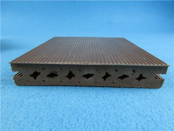 Brushed Wood Plastic Composite Deck Tiles / Exterior Decking Floor 140 * 25mm