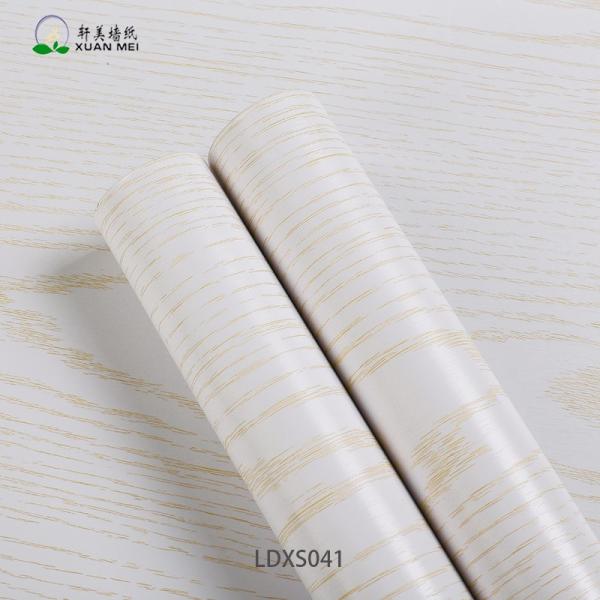 Film autoadhésif à grains de bois très brillants en PVC pour la rénovation de meubles