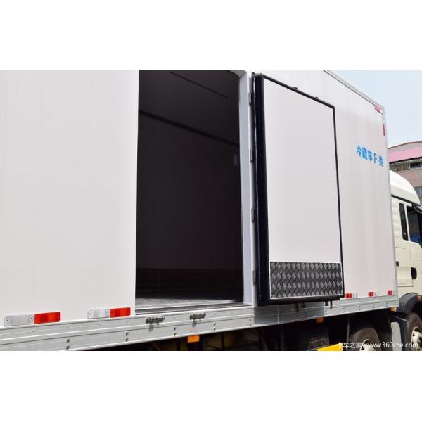 light weight HOWO t5g 8x4 man engine 340 hp 34 ton meat fish reefer truck