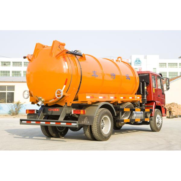 High Efficiency Sinotruk Sewage Suction Truck For  Industrial Washing Operations