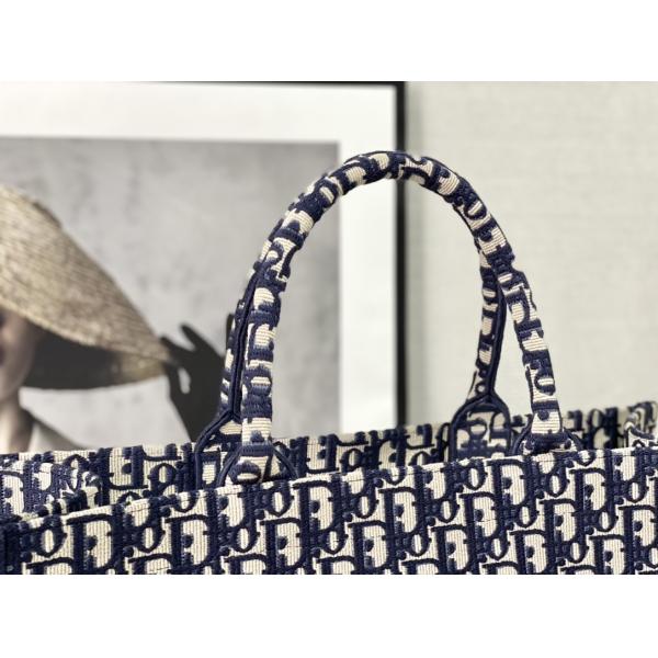 Sac d'épaule marqué bleu de Dior Oblique Embroidery Canvas Navy Christian Book Large