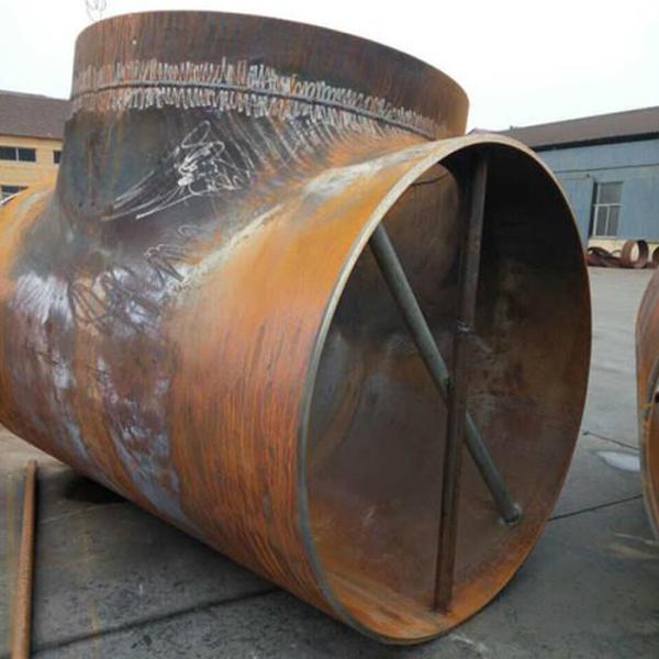 Thickness SCH5S-SCH160 Butt Welded Pipe Fittings Tee 26-80inch