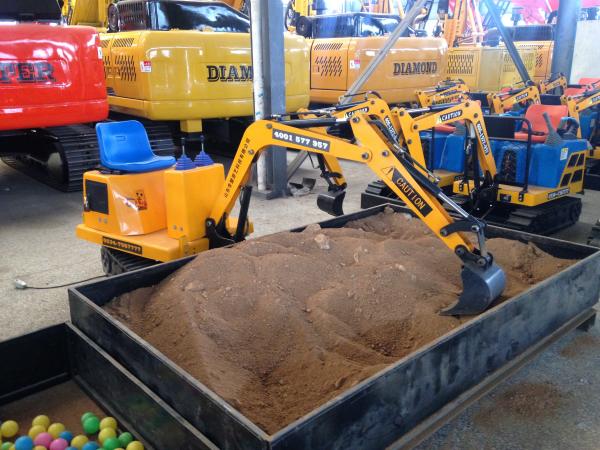 Toy excavator kids excavator garden mini excavator children play excavator