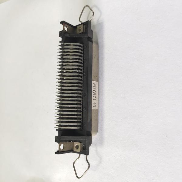 Conector fêmea de ângulo direito do PWB de 50 Pin Centronic com o fechamento das travas e da placa da mola