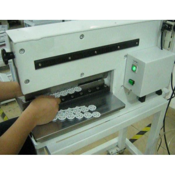 Automotive LED Bulbs PCB Separator Machine YSVC-2