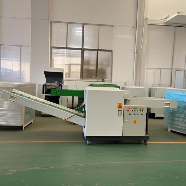 Textile waste fabric cutting machine