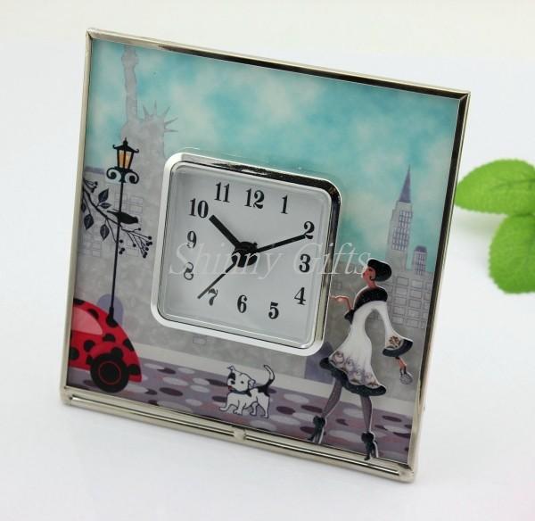 Shinny Gifts Fashion Simple Design On/Off On top Desk Clock Home Decorative