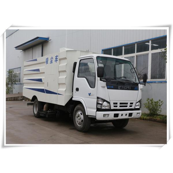 5CBM Street Sweeper Vacuum Truck , ISUZU Street Cleaner Truck With Deputy Engine