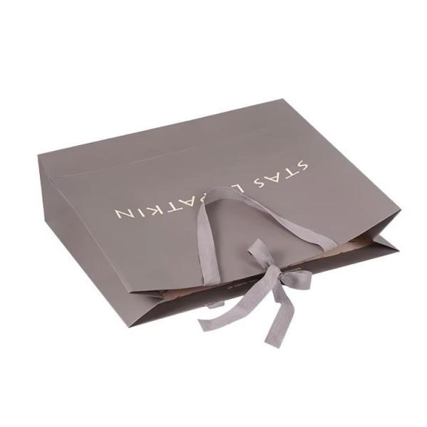 Embalagem de sacos de papel para roupas sapatos logotipo personalizado Impresso Sacos de papel de luxo