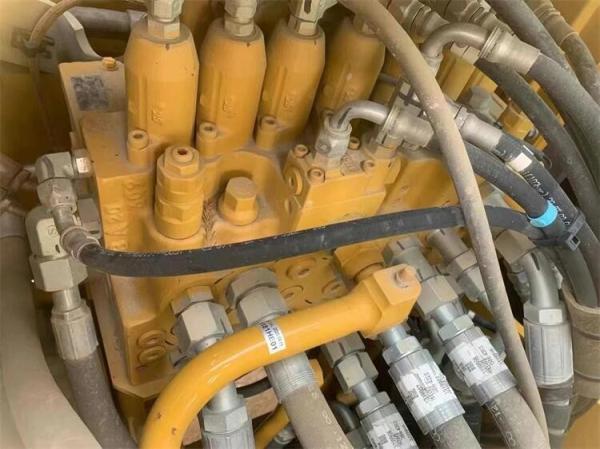 Excavateur de chats d'occasion de haute performance 313D2GC Caterpillar Excavateur de 13 tonnes