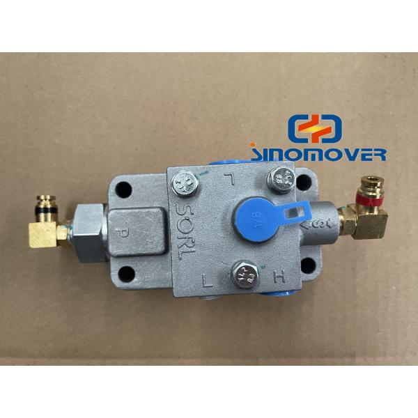1702310A10S Faw Truck Spare Parts Transmission Valve Assembly