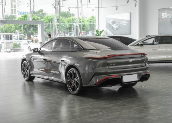 Smart Sport Automotive IM Carro elétrico IM L7 675Km EV Sedan 2023 Carro novo