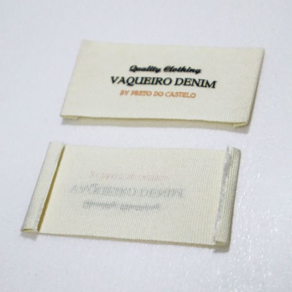 Parches de tela personalizados Etiquetas de impresión de pantalla de silicona hierro en parches para jeans