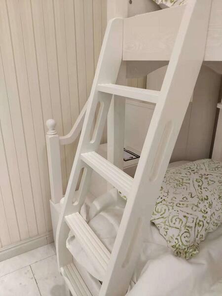 Modern Simple Two Levels Childrens Single Beds With Ladder And Cabinet