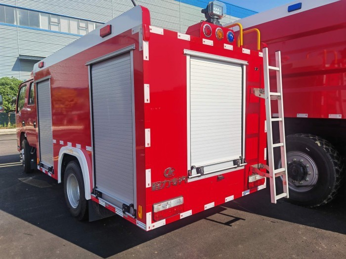 ISUZU 4x4 Fire Truck for Off-Road Firefighting and Emergency Rescue
