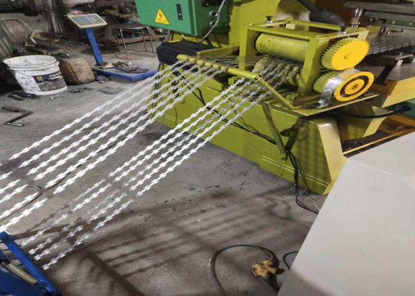 Máquina galvanizada 1.6mm da fabricação do arame farpado CBT-65