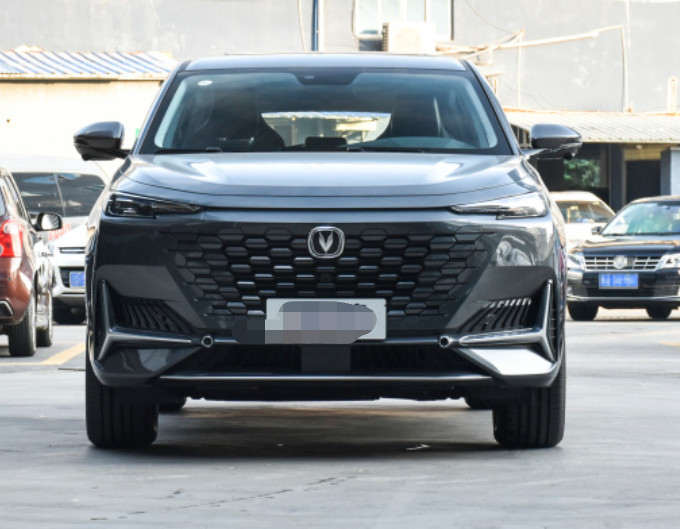 Более дешевый бензин версии 2.0T делюкс 5seats 2.0T Changan UNIK 2021 использовал автомобиль /new