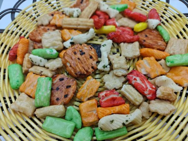 オリジナルカスタマイズされた味 混合ライスクレイカー バージュパック オイル成分を含む大量パッケージ