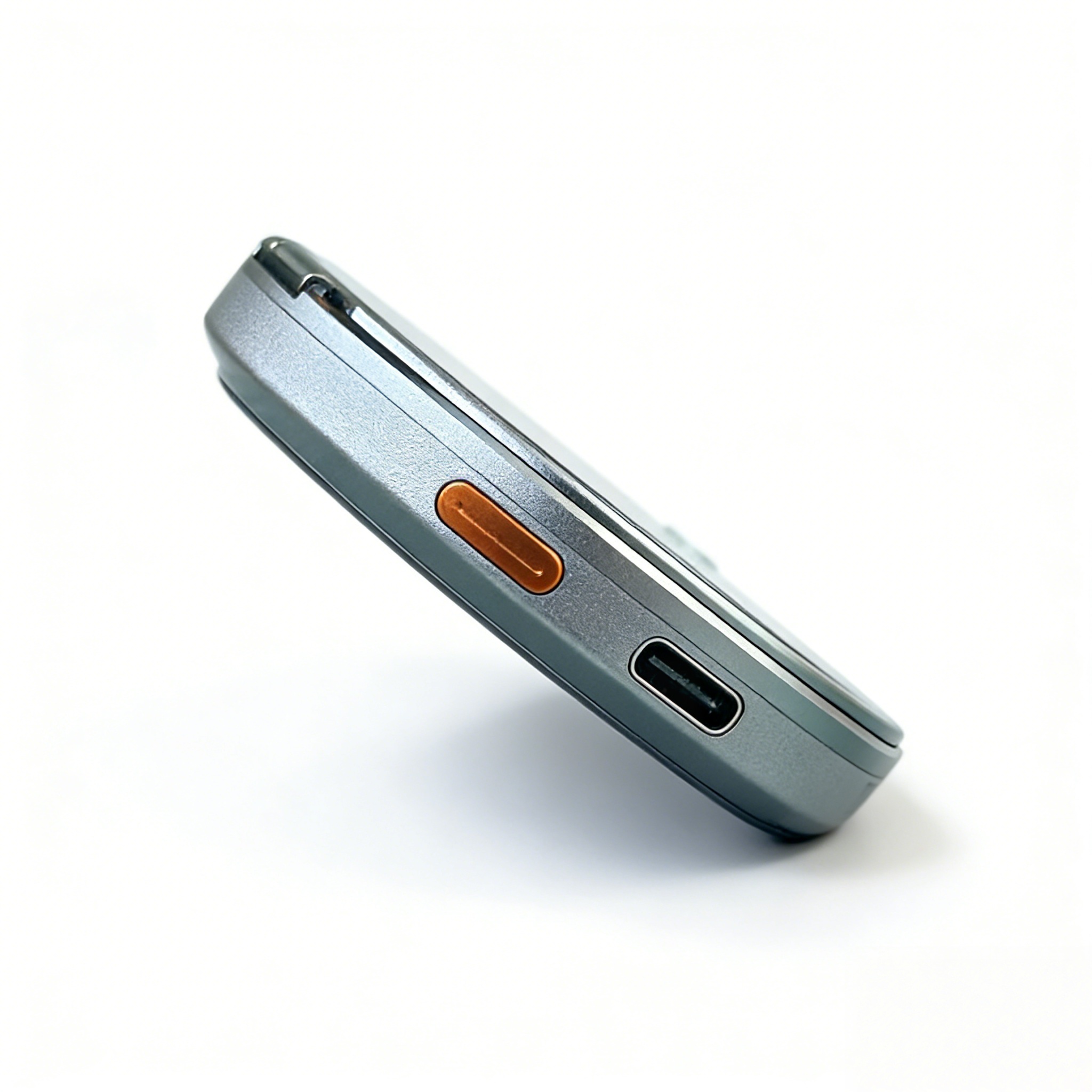 Sandblasted Bottom Shell Portable Bluetooth Speaker Stainless Steel Hinge