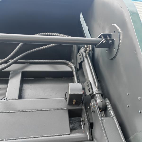 Sinotruck Howo Benne basculante droite Robuste Camion poubelle compacteur