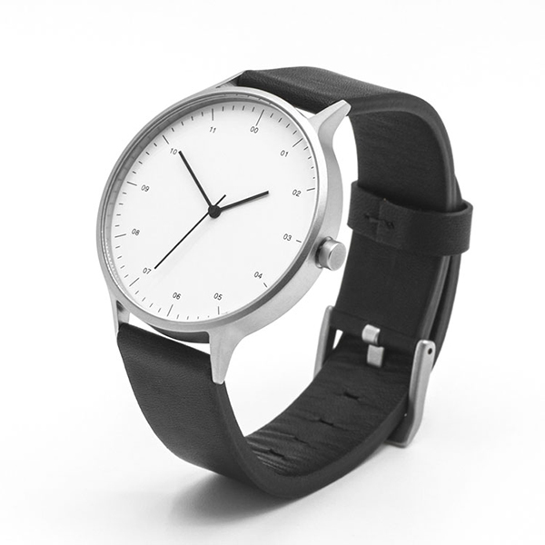 Minimalist Genuine Leather Wrist Watch Mineral Crystal PVD Coating Color