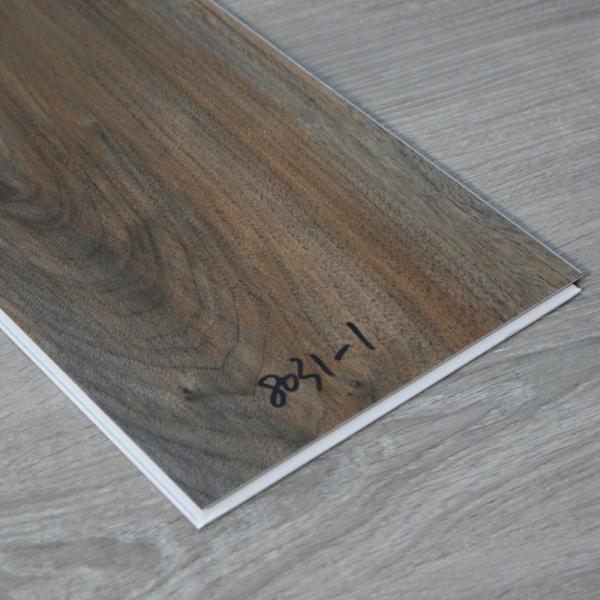 Piso laminado de pedra e madeira à prova d'água Instalação fácil para jardim infantil/escritório