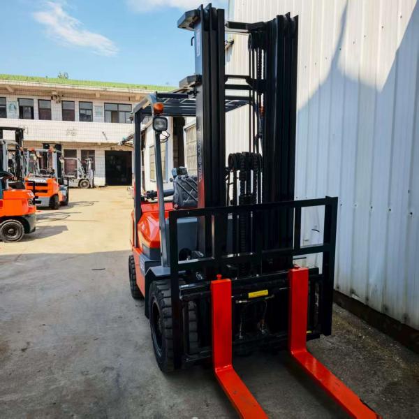 Japón TOYOTA 30 3 Toneladas 4.5 Metros 3 Mástil Carretilla Elevadora LPG Usada Doble Uso de Propano y Gas Licuado