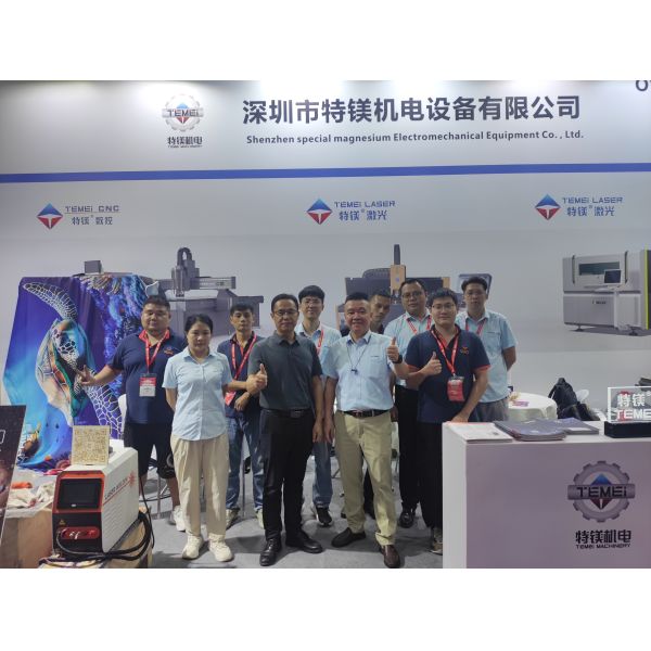 CO2 Laser Cutting Machine with CCD Edge-Tracing Cutting 130W/150W Laser Power and 0.01mm Positioning Accuracy
