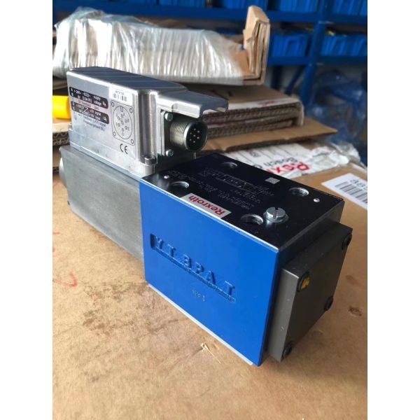 REXROTH Hydraulic Control Valve with 1500-2700 RPM Rotation Speed ISO 4406 Fluid Cleanliness and 1500-1800 RPM Speed Range
