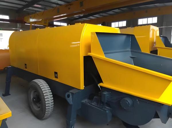 Trailer Mounted Mini Portable Cement Pump 60m3/H For Concrete Placement Custom