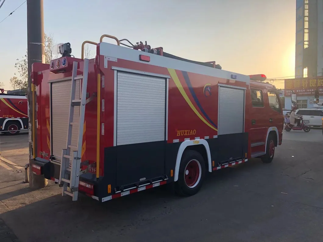 Dongfeng 4X2 4000liters Water Tank Fire Fighting Truck Vehicle