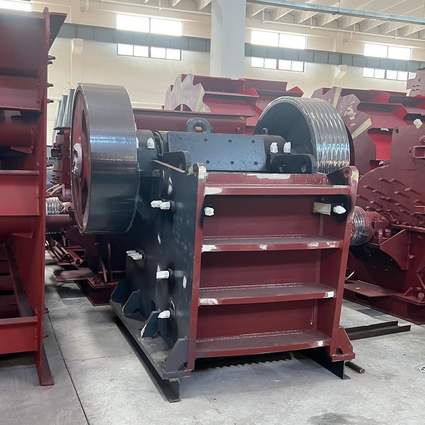 Stone Primary Jaw Crusher with Belt Conveyor From Durable and Long-Lasting