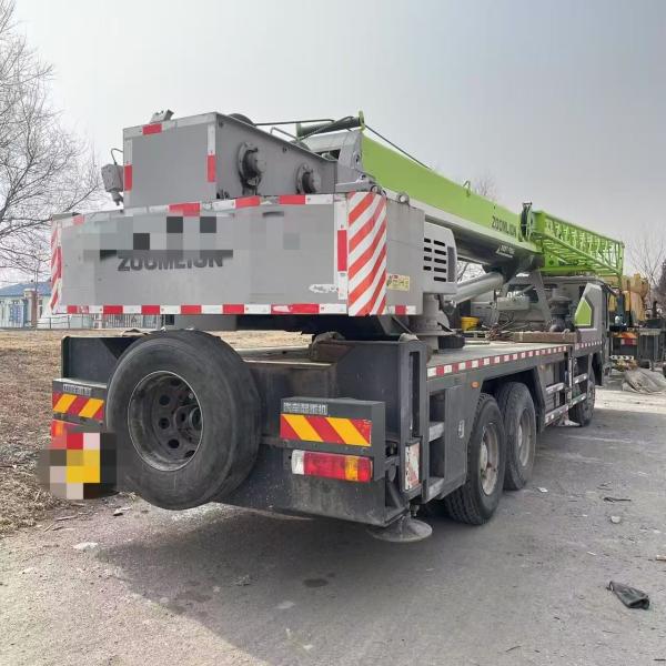 25T Maximum Lifting Height 42m Total Weight Boom Truck Crane Trucks Mobile Crane ZTC251V ISO9001 Certified Official