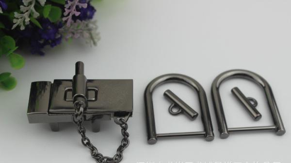 Light gold zinc alloy square metal shiny brand handbag clip lock