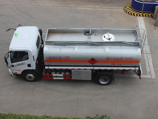 Jiefang 8.3 Cubic Run Zhixing Brand 4x2 Oil Truck