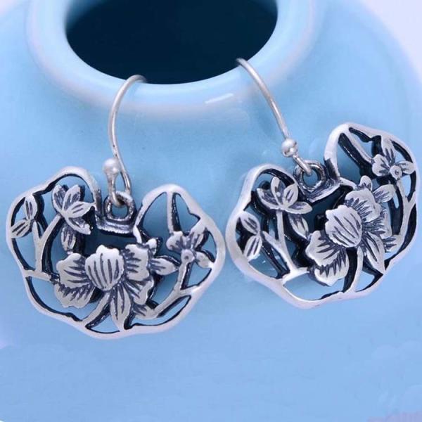 Sterling Silver 925 Engraved Flowers Dangle Earring (XH042982W)