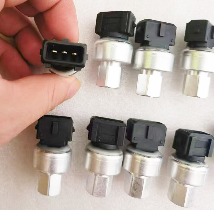 Pressure Sensor 15103658 for L150F L350F Loader