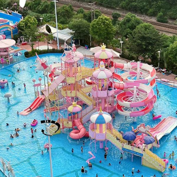 Série Dream Castle Grand village d'eau personnalisé toboggan équipement de divertissement parc aquatique extérieur terrain de jeux d'eau