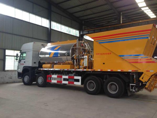 Asphalt Distributor , Asphalt  Tank Volume 5000L , 5400L , 6600L , 7000L And 13400L