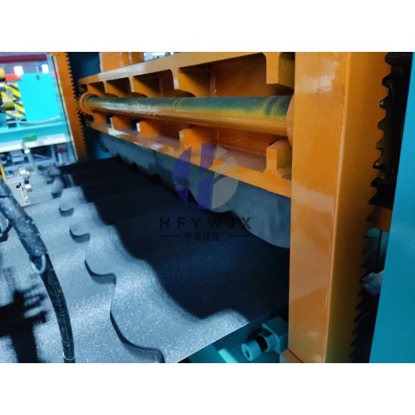 Customized 1100 Model Glazed Roof Tile Production Machines With Chain Drive