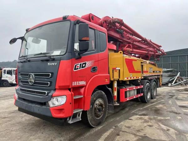 2021 Produit petit camion de pompage de béton avec une portée verticale de 42,5 m et type de cylindre